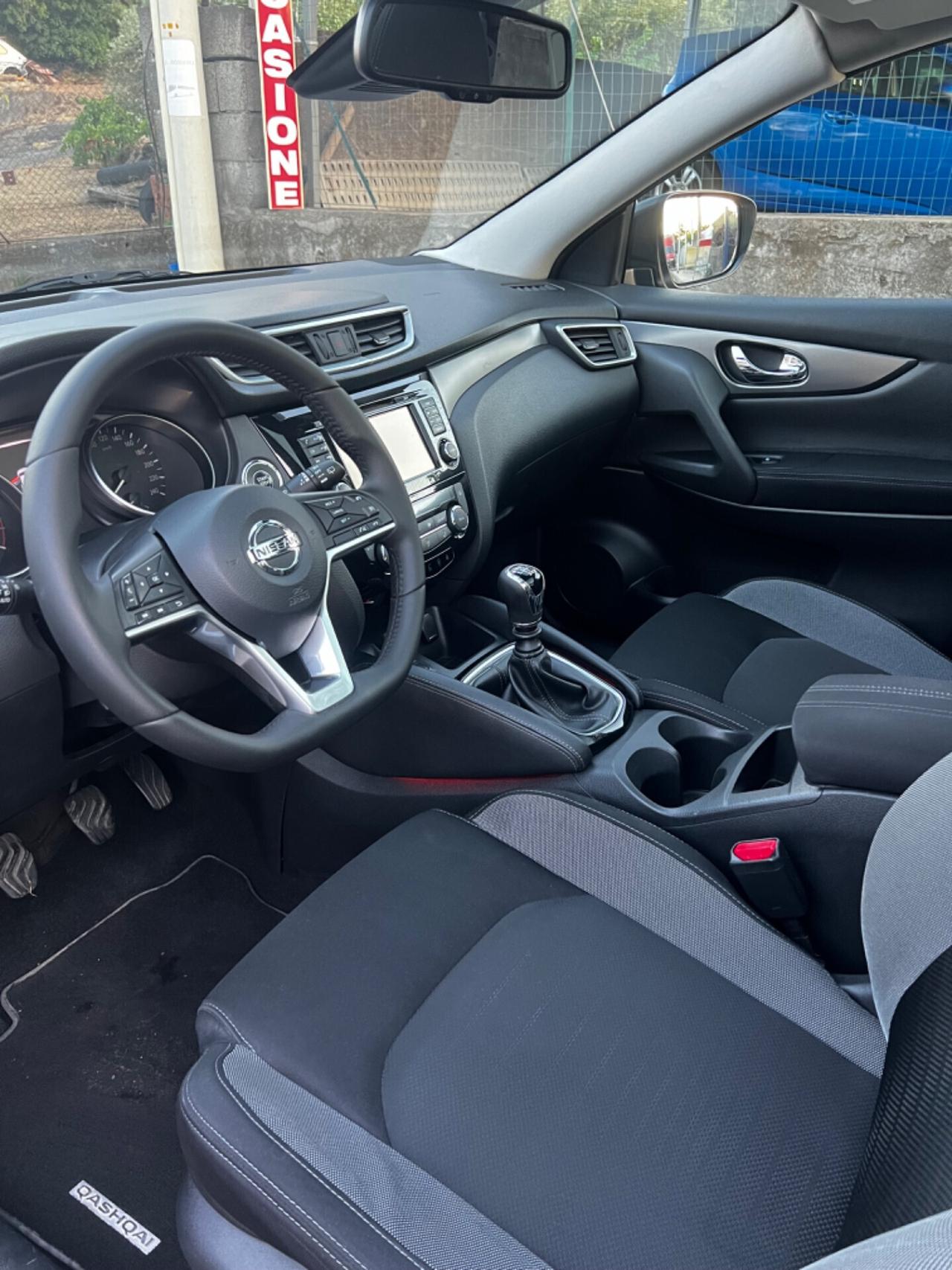 Nissan Qashqai 1.5 dCi Tekna tetto apribile