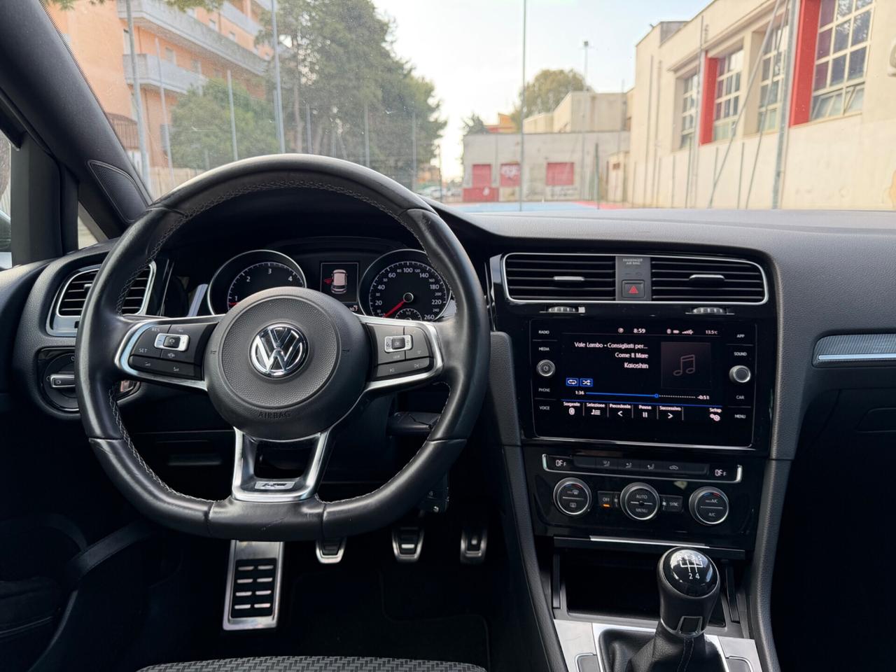 Volkswagen Golf 7.5 1.6 TDI R-Line