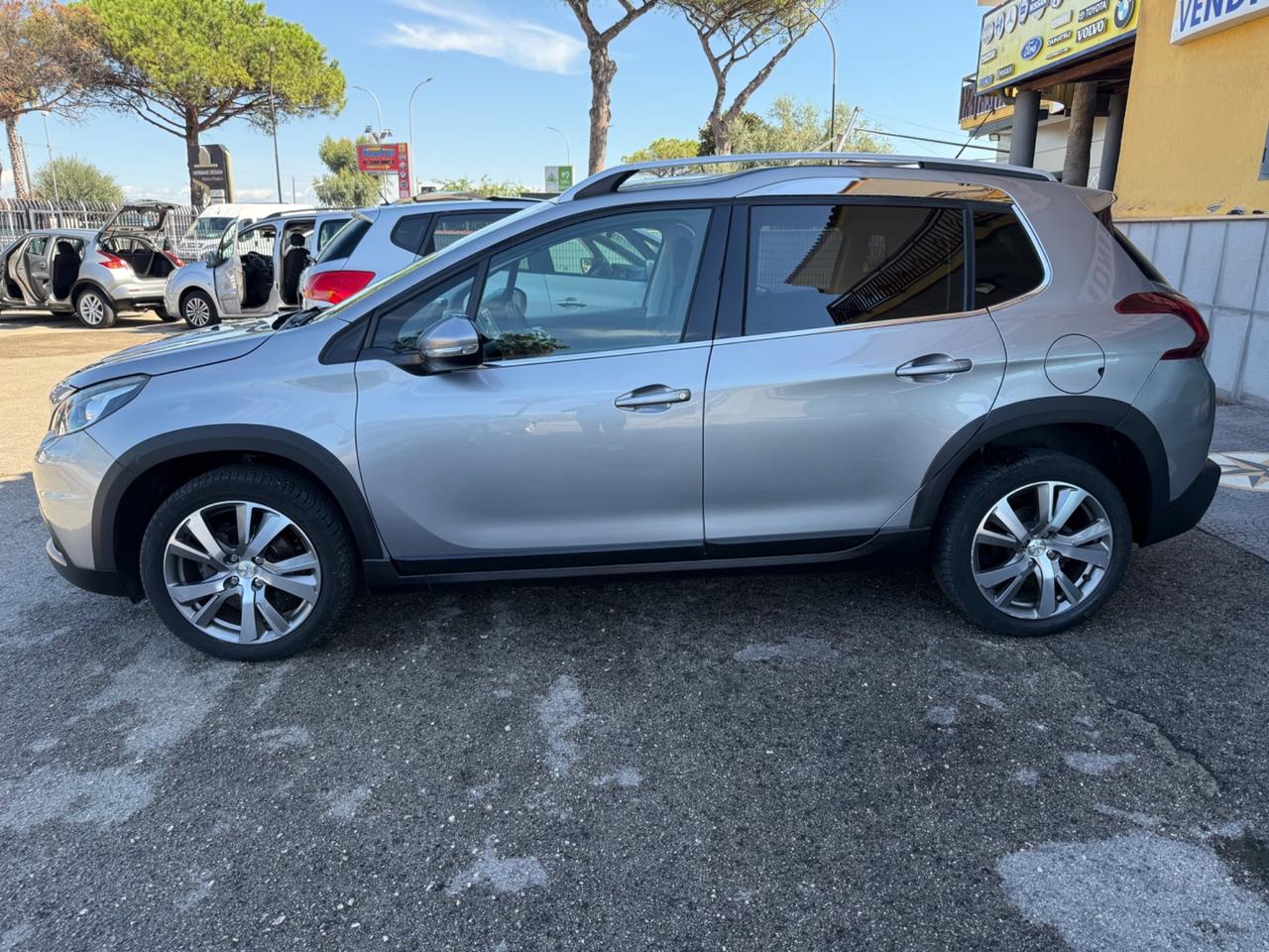 Peugeot 2008 BlueHDi 100 S&S Black Matt