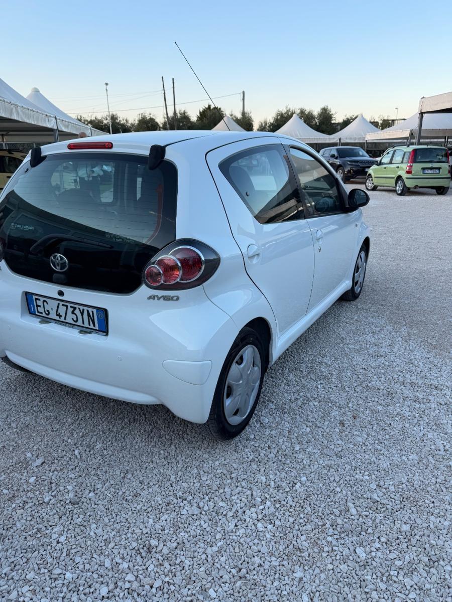 TOYOTA - Aygo - 1.0 12V VVT-i 5p. Sol Connect MMT