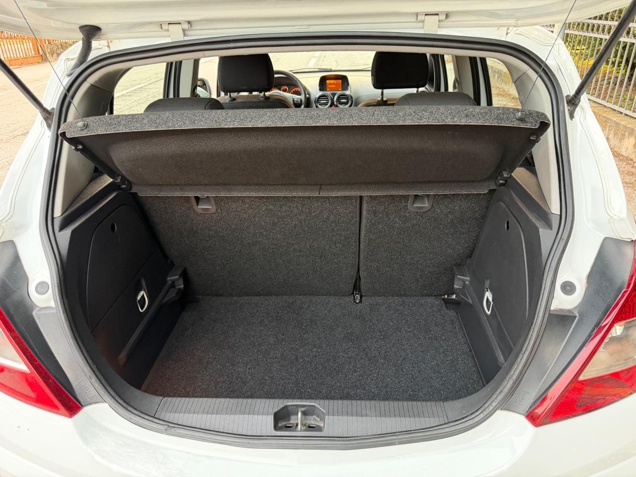 Opel Corsa 1.2 85CV 5 porte GPL-TECH Edition