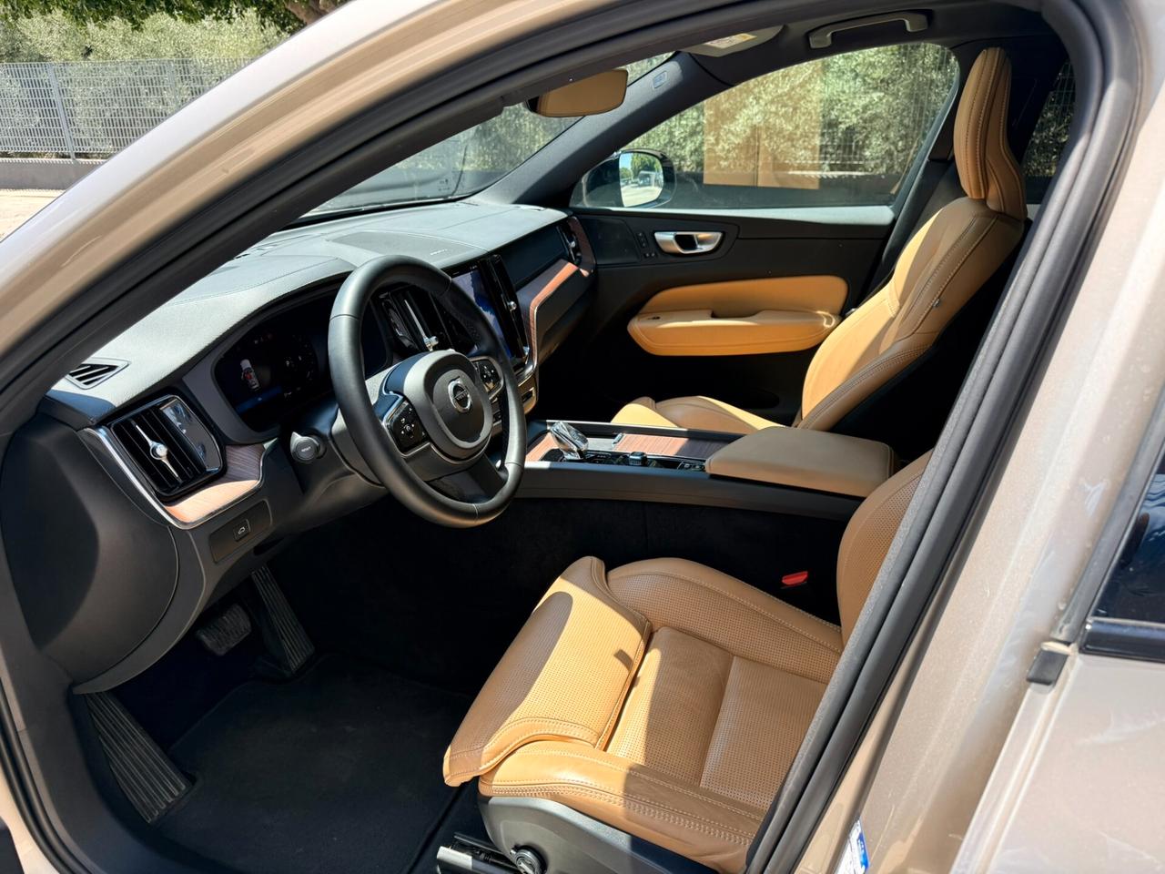 Volvo XC 60 XC60 B4 (d) AWD automatico Ultimate Dark