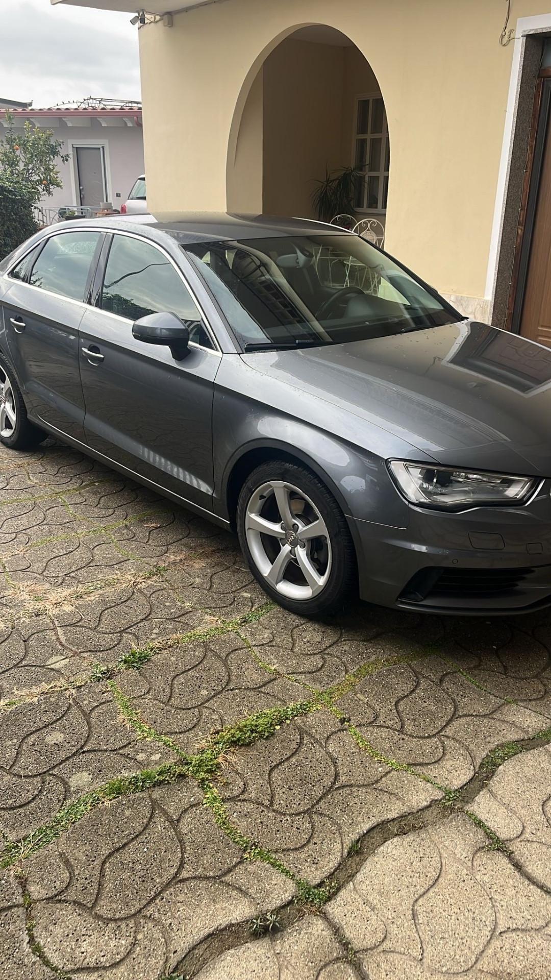 Audi A3 Sedan 1.6 TDI clean diesel Ambition