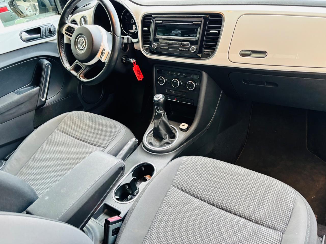 Volkswagen Maggiolino 1.6 TDI DSG Design