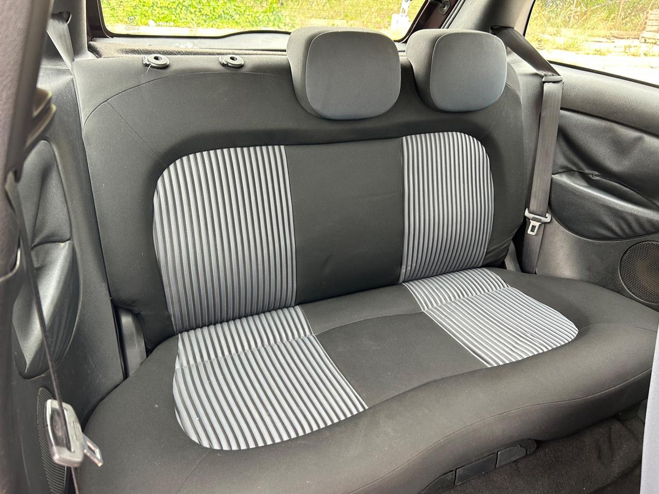 Lancia Ypsilon 1.3 MJT 90 CV Platino