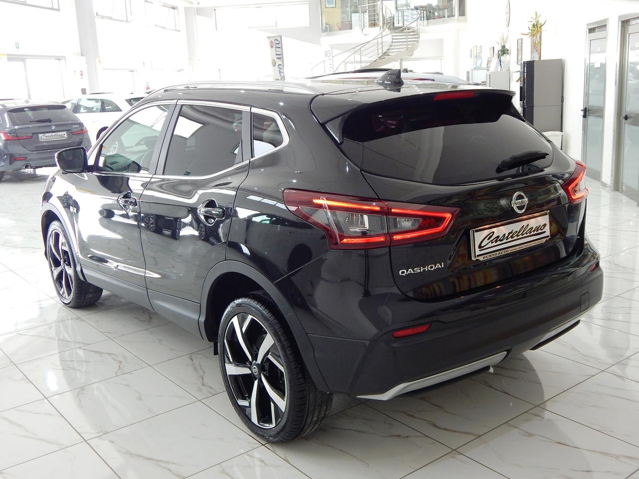 Nissan Qashqai 1.5 dci Tekna 115cv dct TETTO-NAVI-PELLE-RADAR-LED