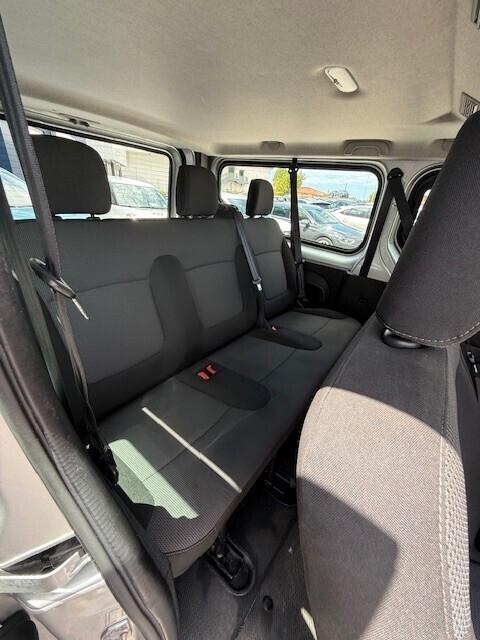 Renault Trafic T27 2.0 dCi 120CV PC-TN Zen 9 POSTI