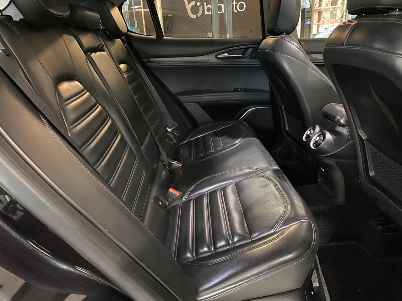Alfa Romeo Stelvio 2.2 Turbodiesel 210 CV AT8 Q4 Executive Tetto apr.-2017