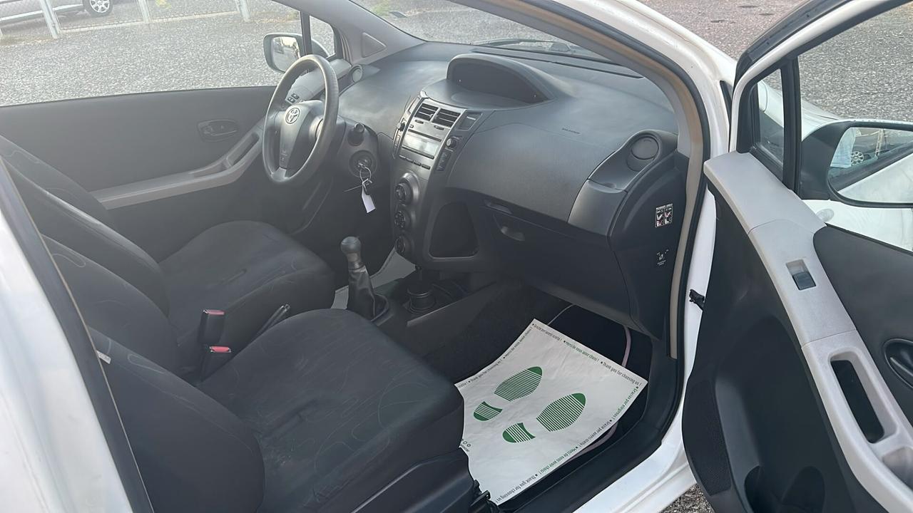 Toyota Yaris 1.0 3 porte Now
