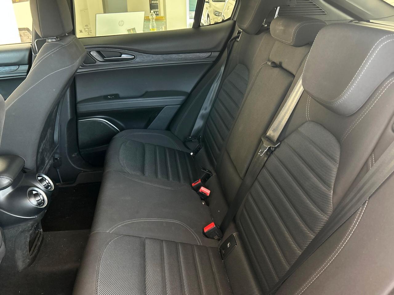 Alfa Romeo Stelvio 2.2 Turbodiesel 160 CV AT8 RWD Business