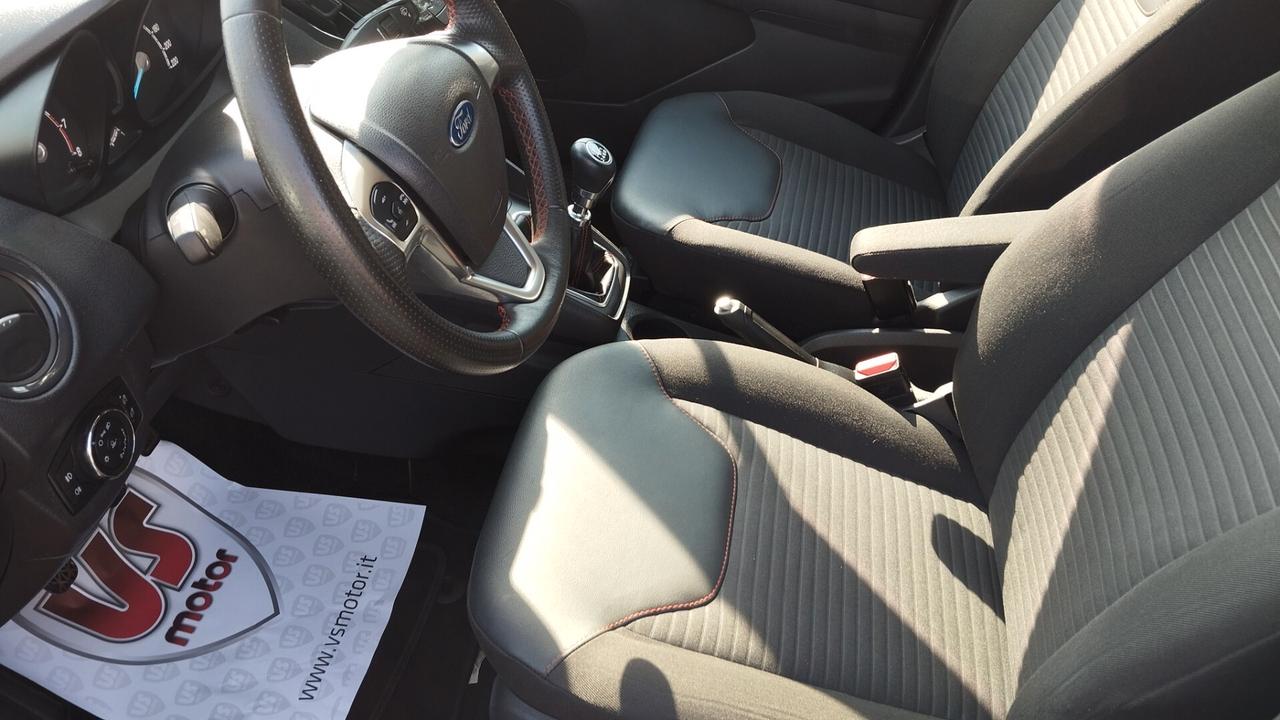 FORD TOURNEO COURIER NAVI-2019