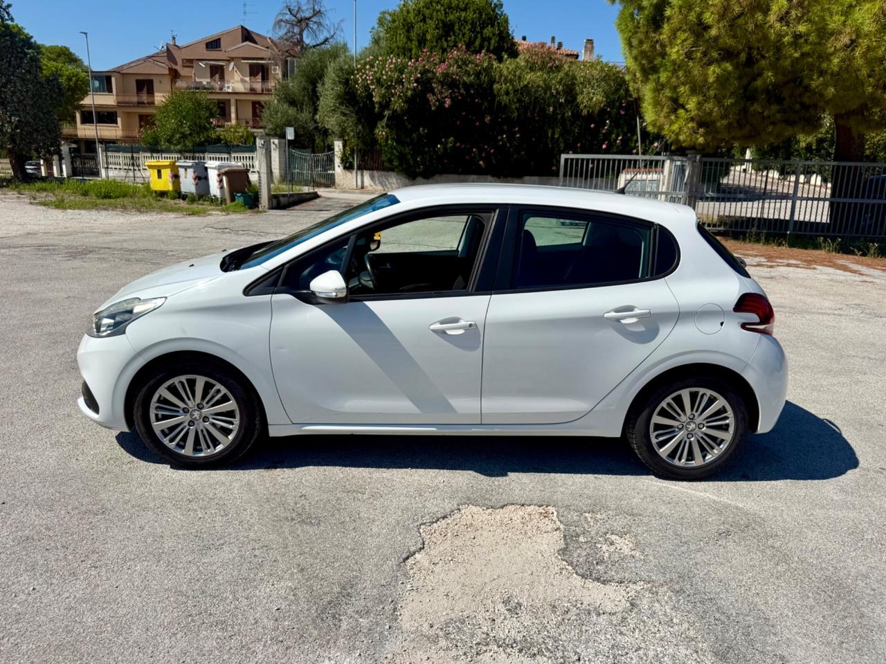 Peugeot 208 1.2 Benzina euro6B uniproprietà