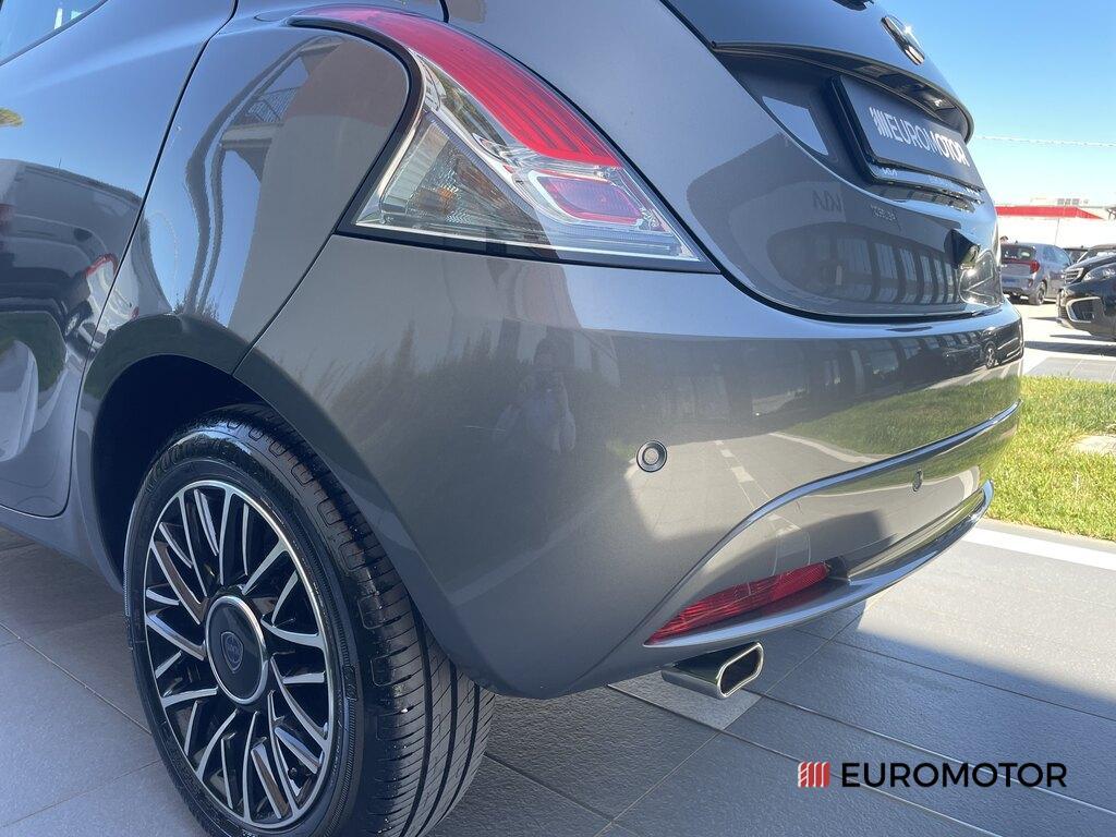 Lancia Ypsilon 1.0 FireFly Hybrid Platino