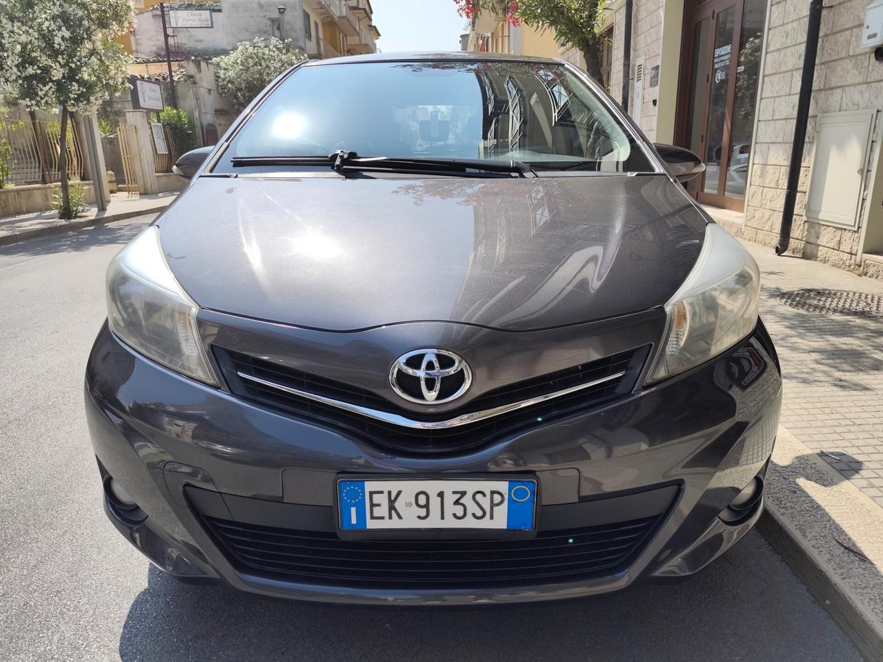 Toyota Yaris 1.4 D-4D 90CV DIESEL NAVI