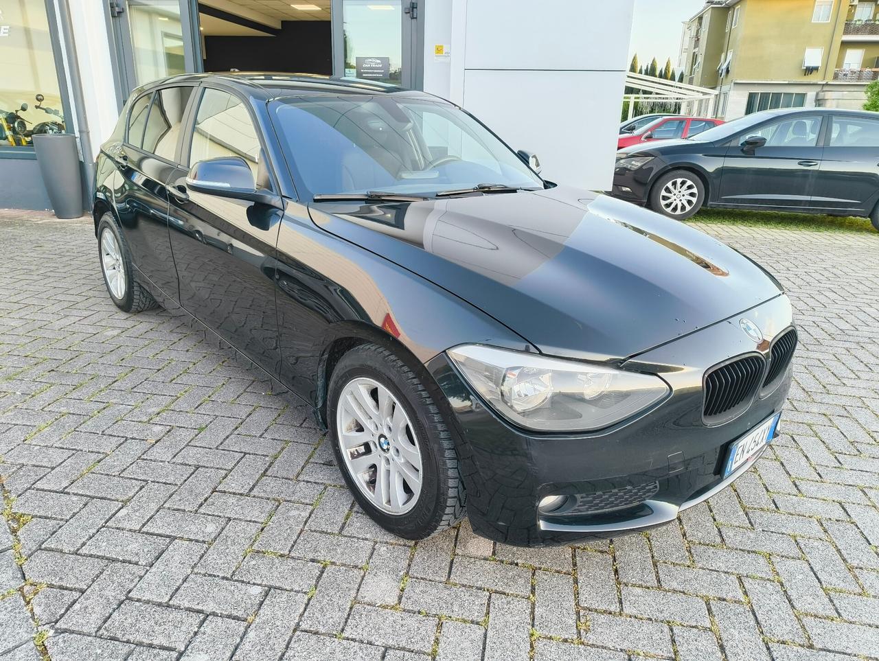 Bmw 118 118d 5p. Urban