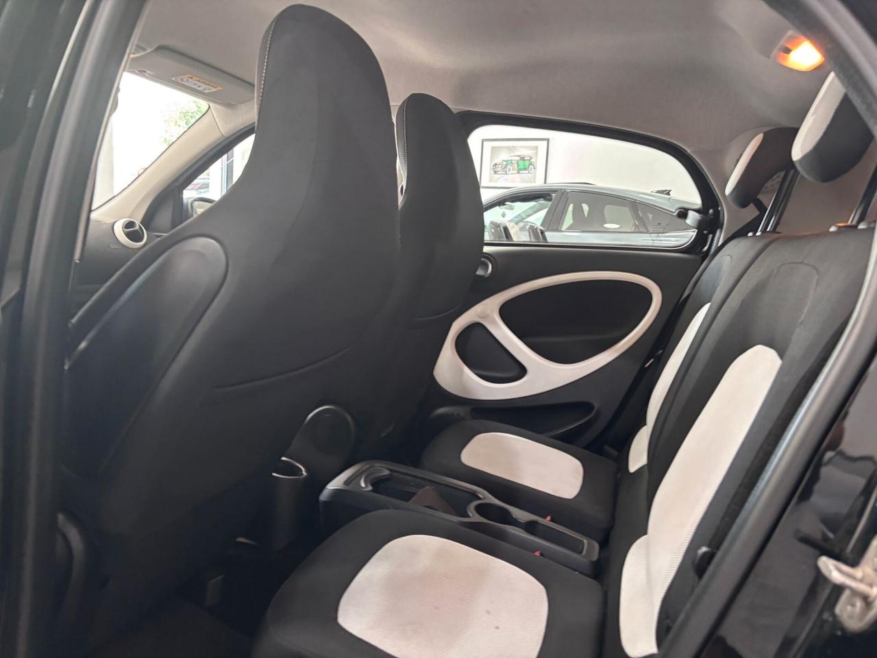 SMART FORFOUR 1.0 TWINAMIC PASSION 71CV LED-CLIMA