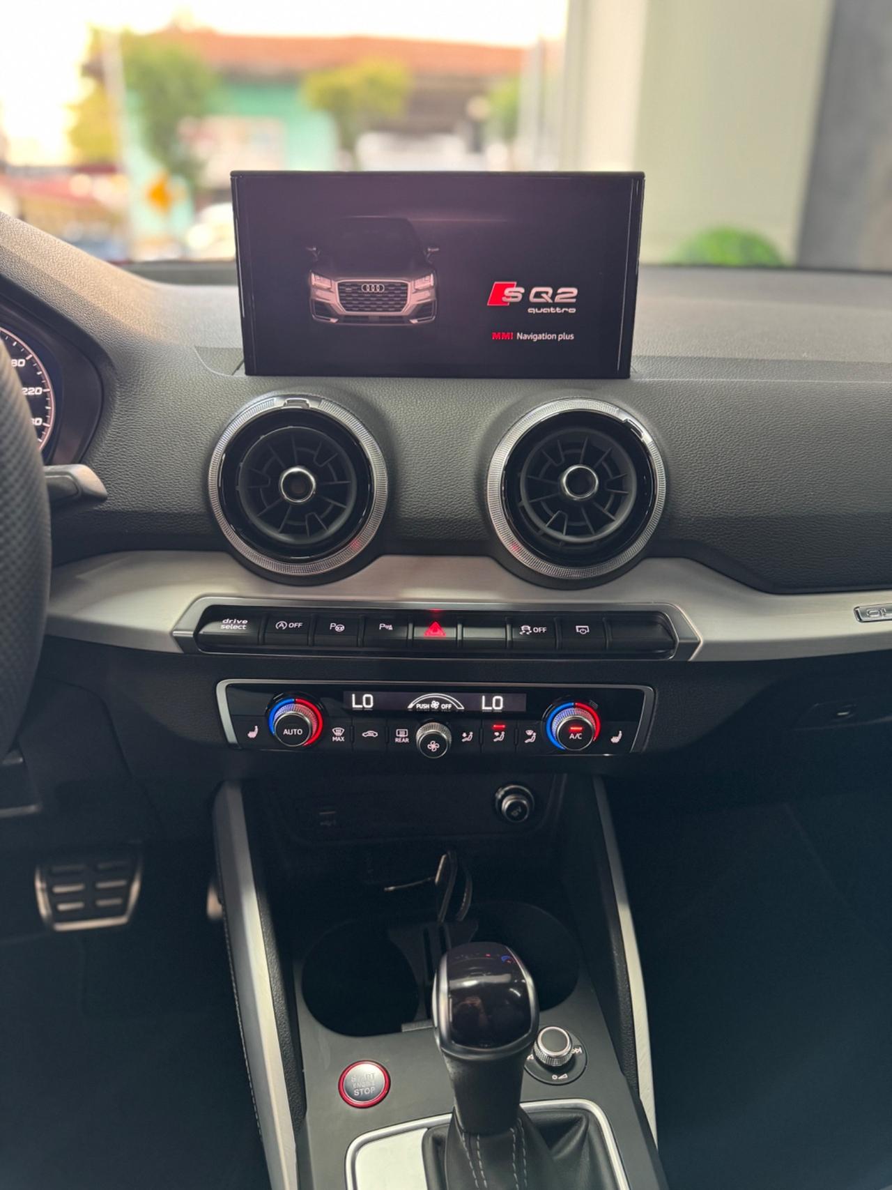 Audi Q2 SQ2 TFSI quattro S tronic sport attitude