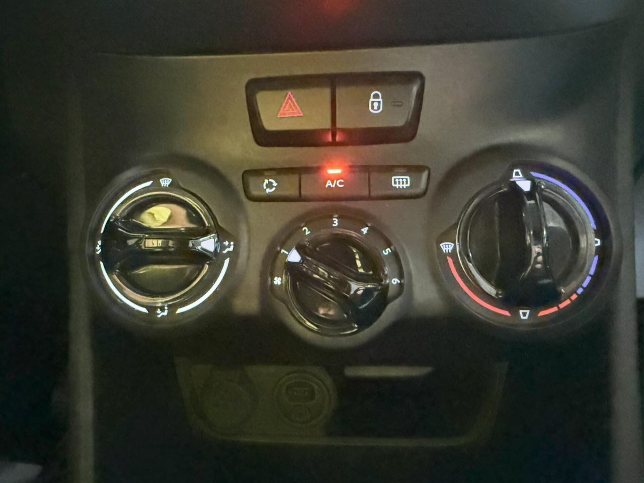 Peugeot 208 1.2 5 PORTE ALLURE 82 CV UNICO PROPRIE