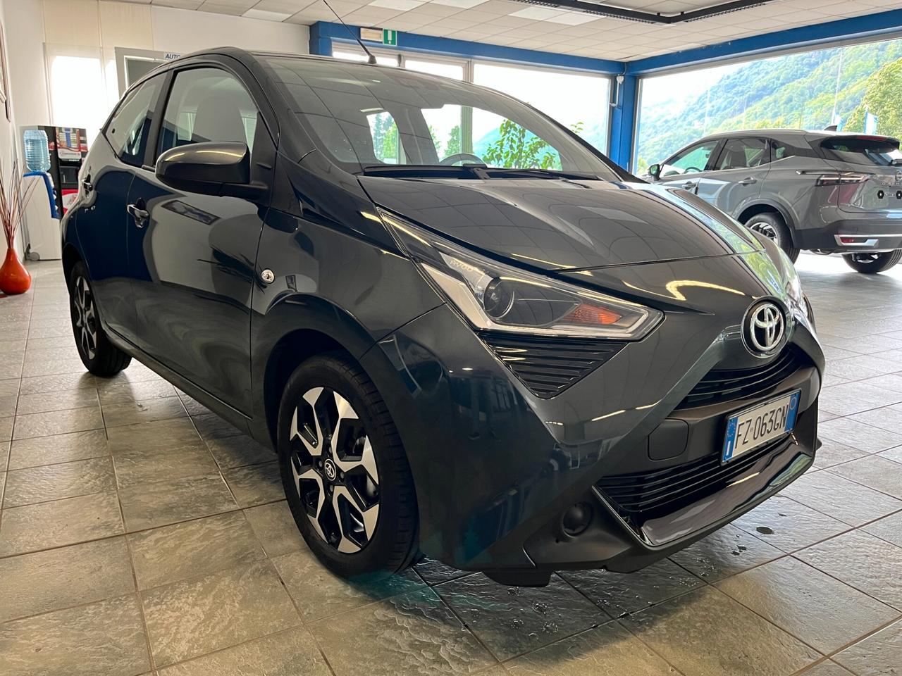 Toyota Aygo Connect 1.0 VVT-i 72 CV 5 porte x-clusiv