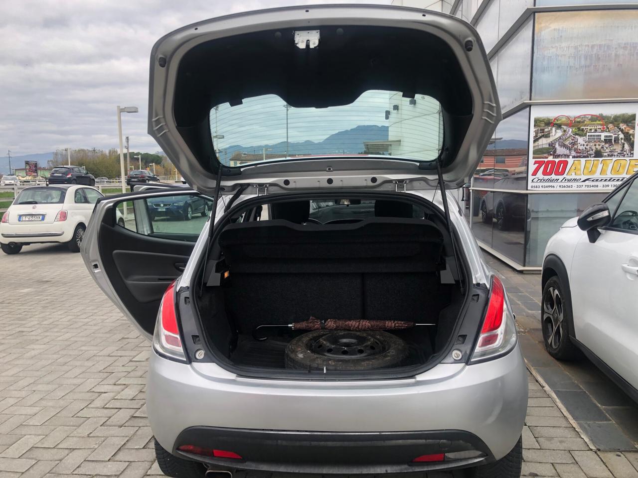 Lancia Ypsilon 1.2 69 CV 5 porte S&S Silver