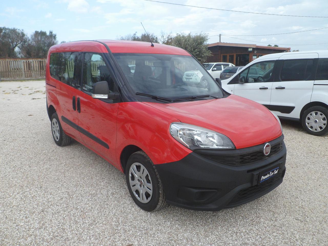 Fiat Doblo 5 posti autocarro