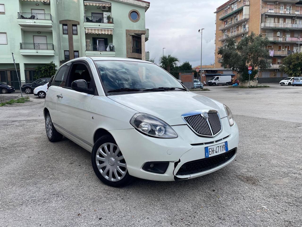 Lancia Ypsilon Restayling 1.2Benz Full Unyca Solo 140milaKM