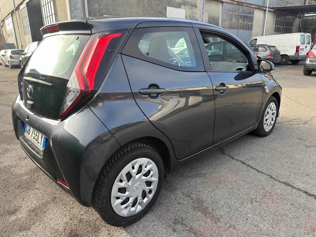 Toyota Aygo Connect 1.0 BENZ NEOPATENTATI