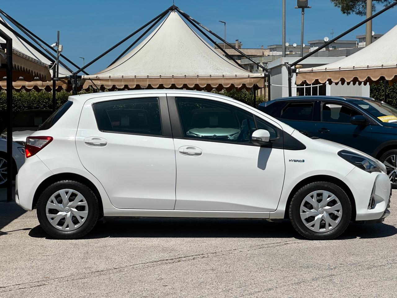 TOYOTA Yaris 1.5 Hybrid 5 porte Business