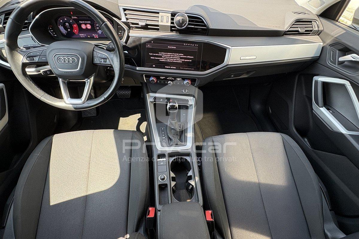 AUDI Q3 35 TDI Business