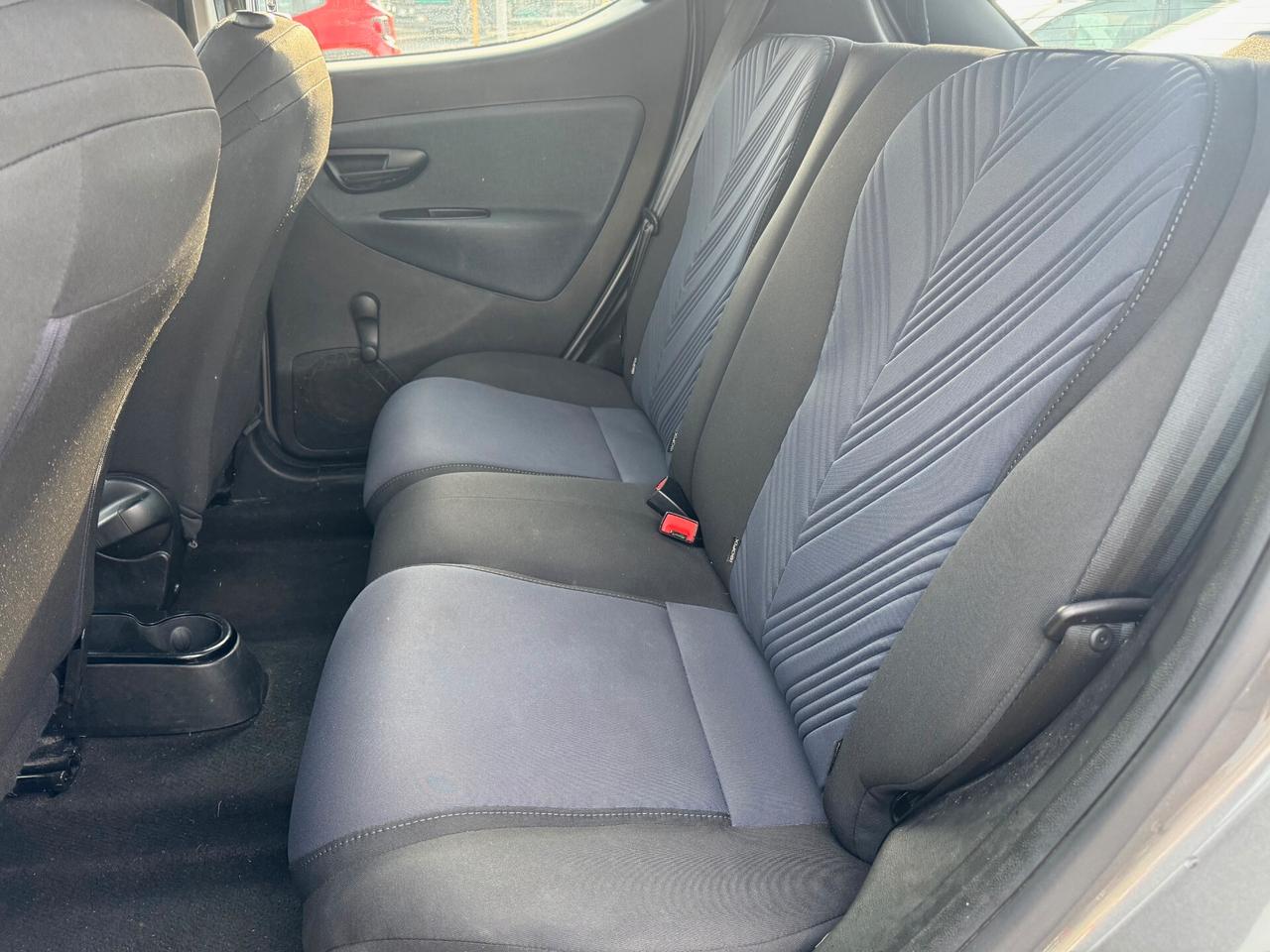 Lancia Ypsilon 1.0 FireFly 5 porte S&S Hybrid Ecochic Gold