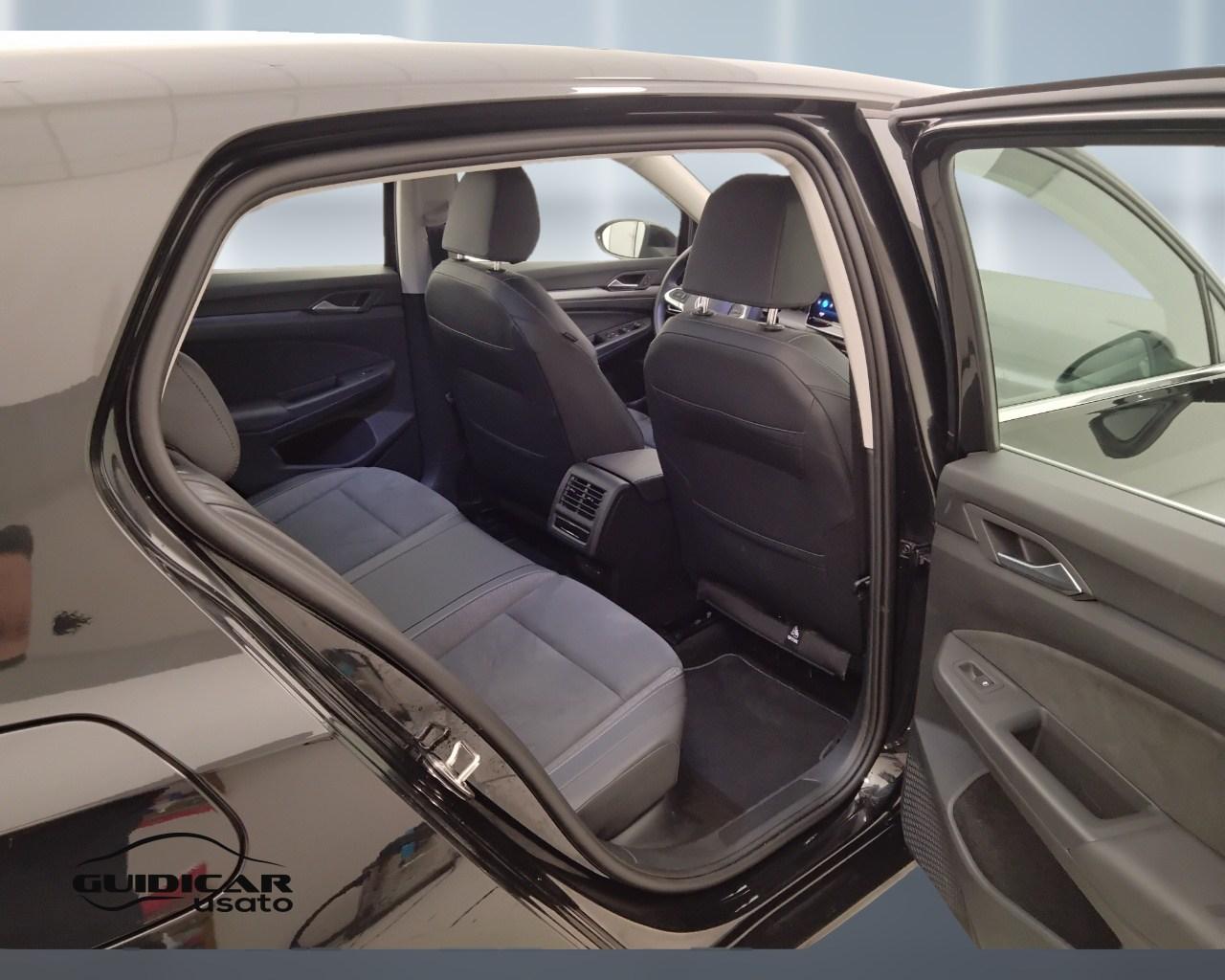 VOLKSWAGEN Golf VIII 2024 - Golf 2.0 tdi Life 150cv dsg