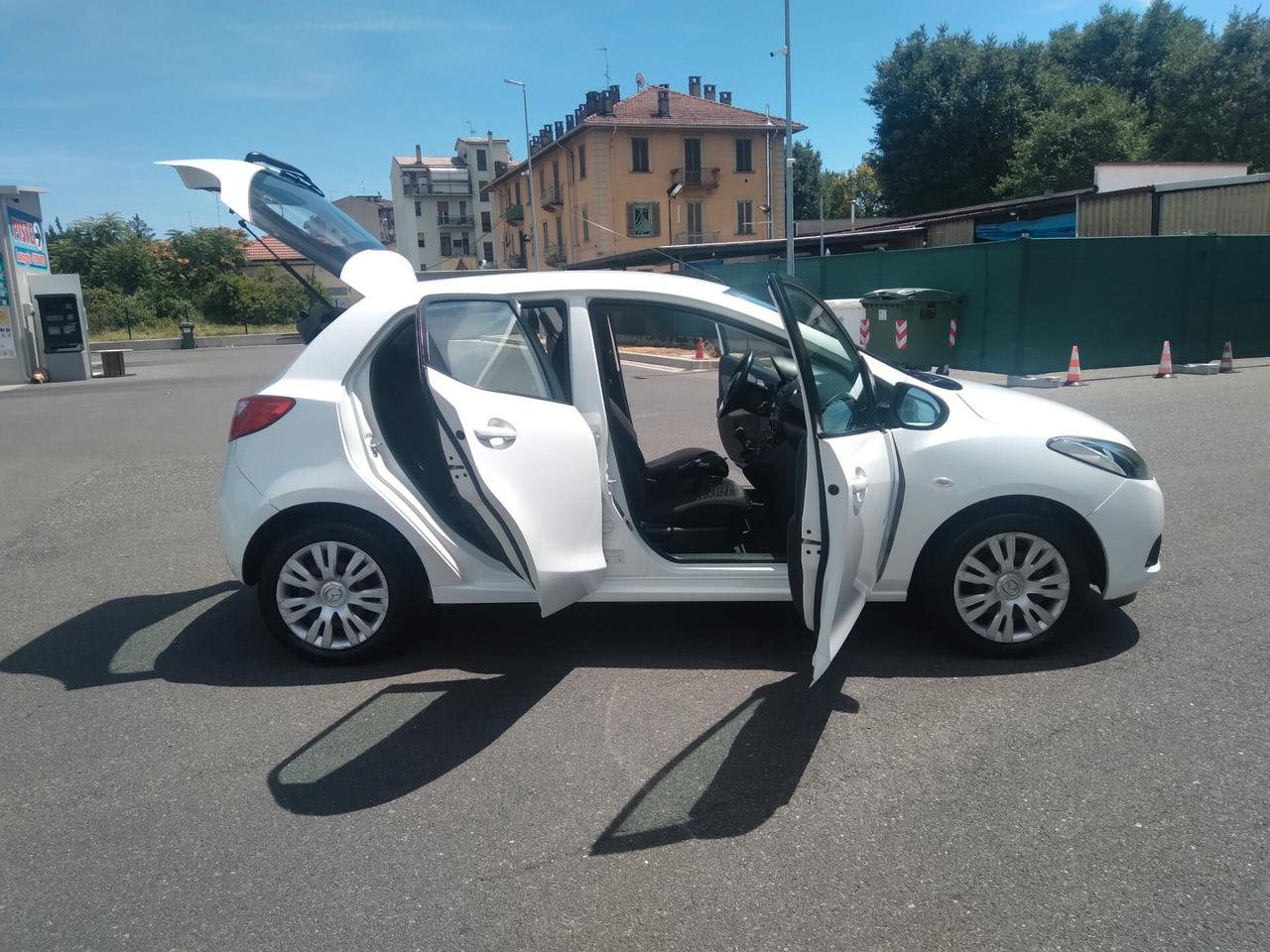 Mazda2 1.3 16V 75CV 5p. Play Gen. GPL x neopatentati