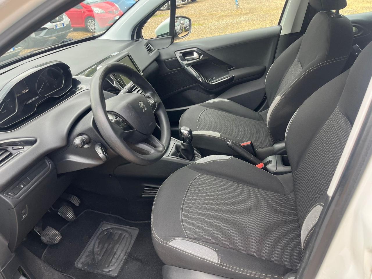 Peugeot 208 1.2 Benzina - Neopatentati - Tagliandi Certificati