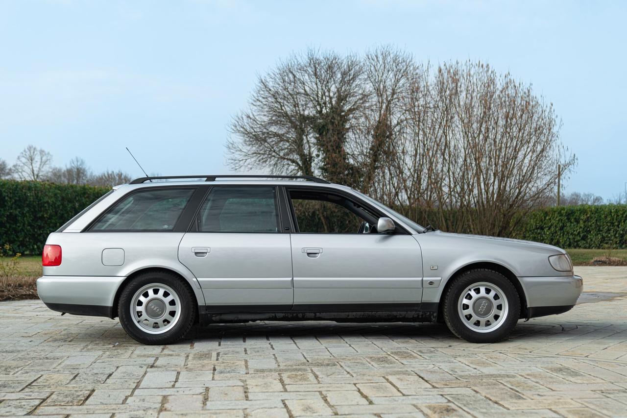 Audi A6 AVANT QUATTRO - RDS01731