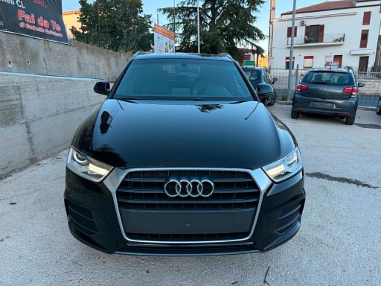 Audi Q3 2.0 TDI 150 CV S-LINE