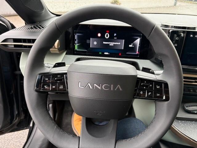 Lancia Ypsilon Hybrid e-DCT