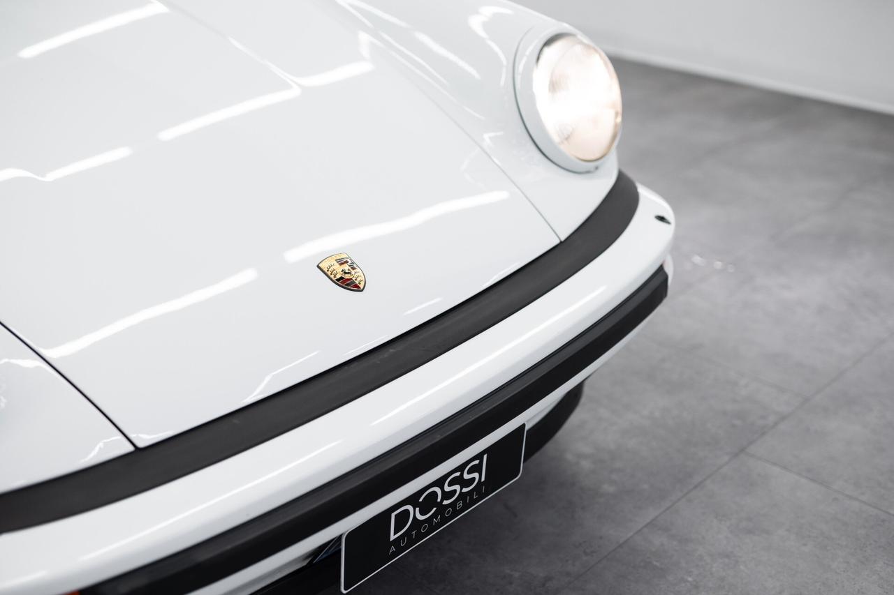 Porsche 911 Carrera 3.2 Cabriolet