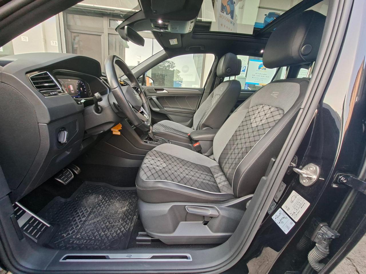 Volkswagen Tiguan 2.0 tdi R-Line 150cv dsg