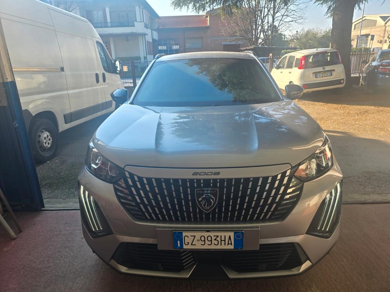 Peugeot 2008 Hybrid 145 e-DCS6 Allure rate da 99,00