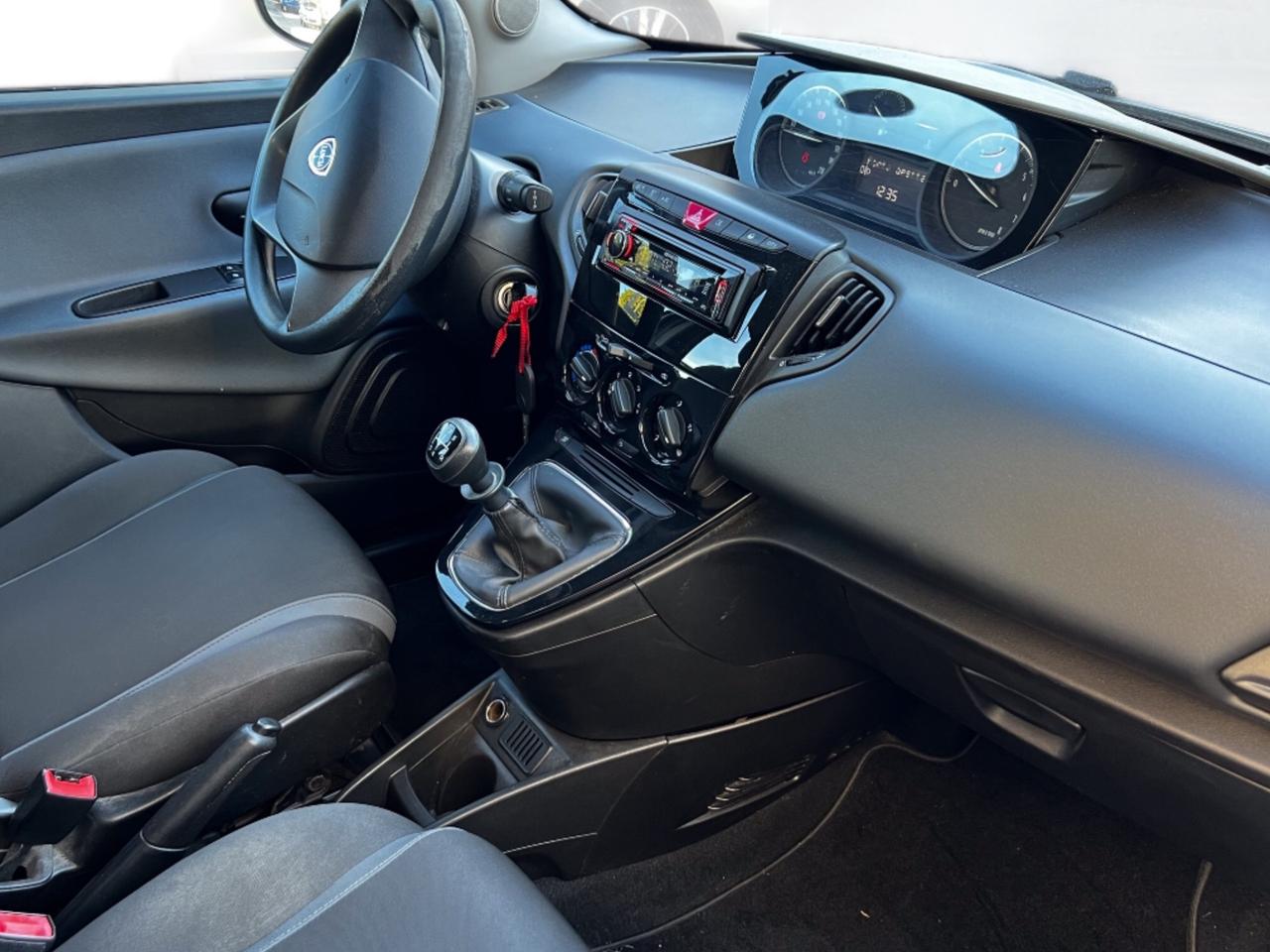 Lancia Ypsilon 1.2 69 CV 5 porte S&S Platinum Perfetta Ok Neopatentati