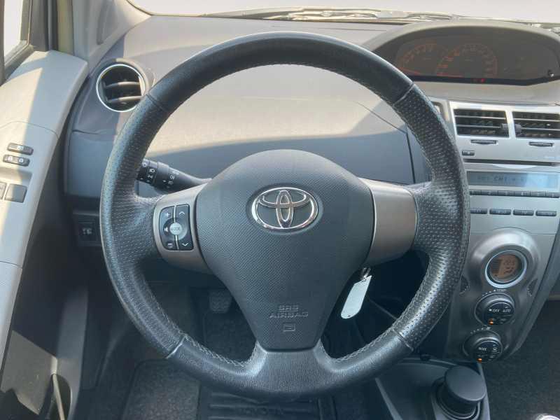 TOYOTA Yaris 5p 1.3 (dual) Sol c/vsc+trc