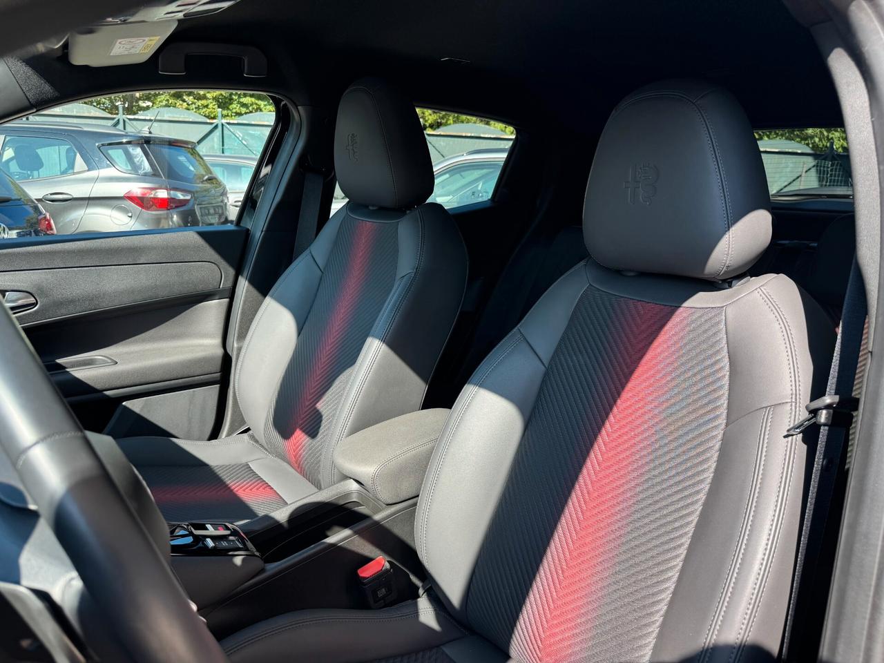 Alfa Romeo Junior 1.2 136 CV Hybrid eDCT6 Speciale