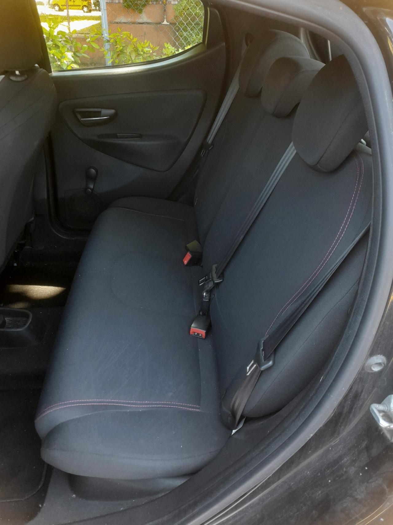 Lancia Ypsilon 1.3 MJT 16V 95 CV 5 porte