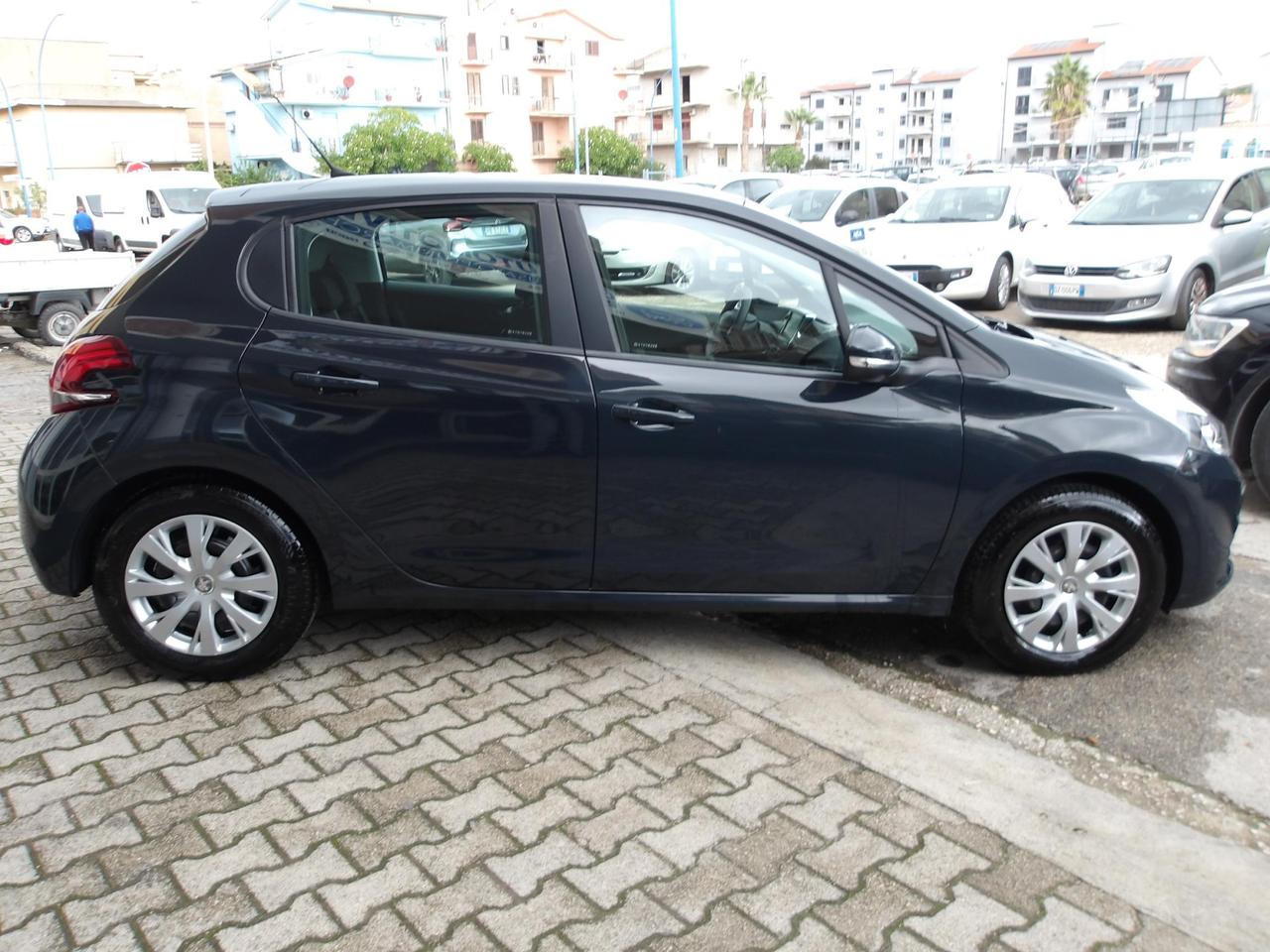 Peugeot 208 5 Porte 208 5p 1.2 puretech Active 68cv my18