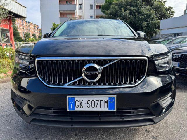 VOLVO XC40 T2 Geartronic Momentum Core