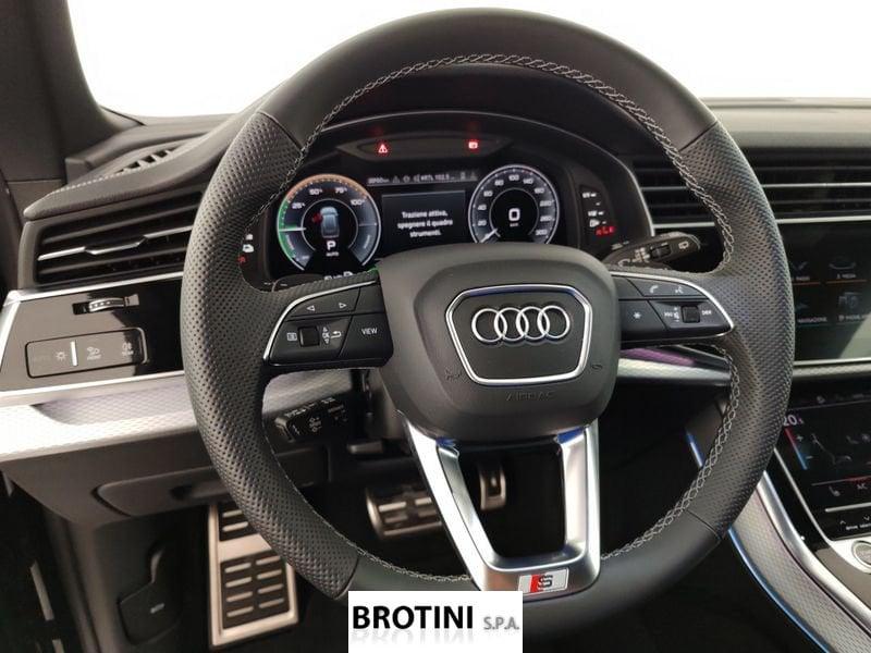Audi Q8 TFSI e 290kW quattro tip. S Line Ed.