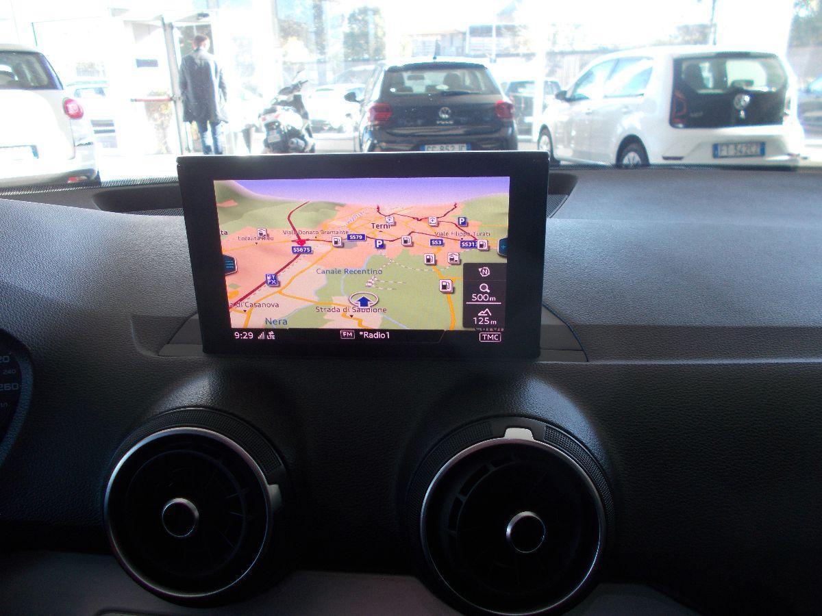 AUDI - Q2 - 30 TDI S tronic Admired