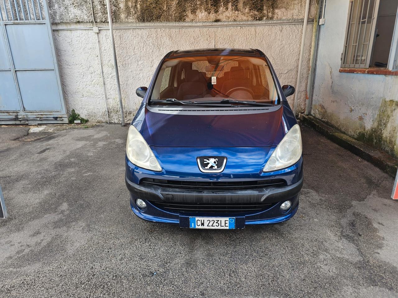 Peugeot 1007 1.4 Happy