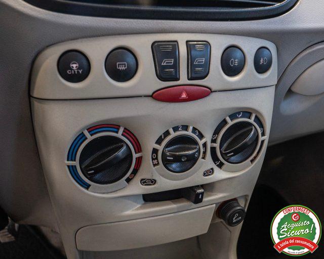 FIAT Punto 1.2 16V 5p. Emotion *NEOPAT*DISTRIBUZIONE OK*