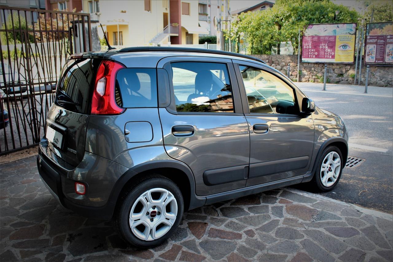 Fiat Panda 1.0 FireFly S&S Hybrid Garmin Full optional